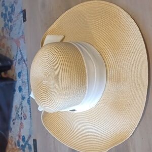 Women's Sun and Sand Sun Hat with 50+ UPF Protection
